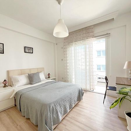 Weekend Apartments 2Br Les Amb Kyrenia  Esterno foto
