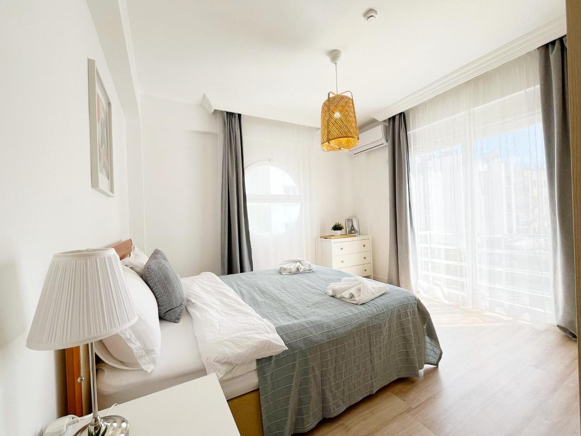Weekend Apartments 2Br Les Amb Kyrenia  Esterno foto