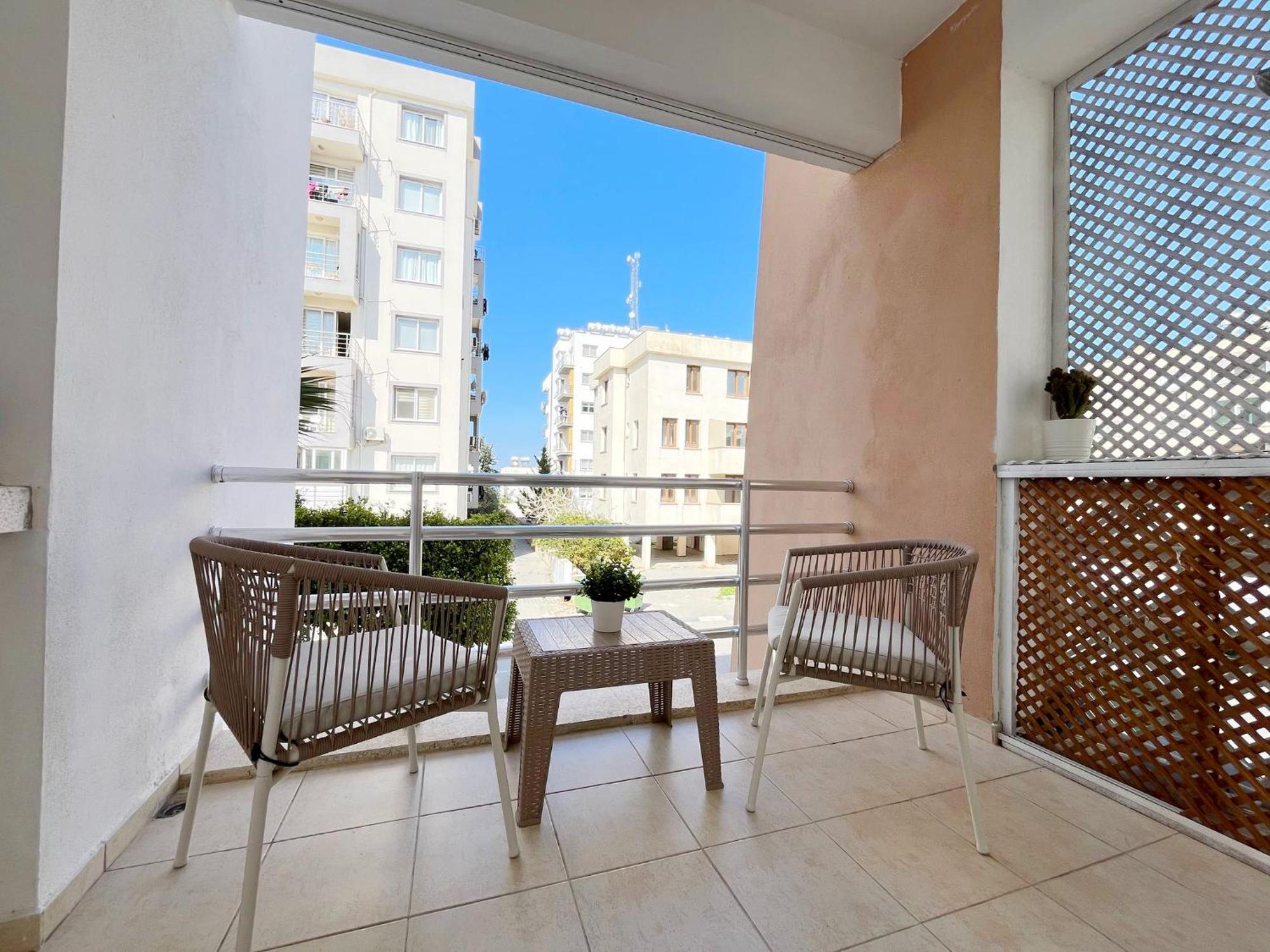 Weekend Apartments 2Br Les Amb Kyrenia  Esterno foto