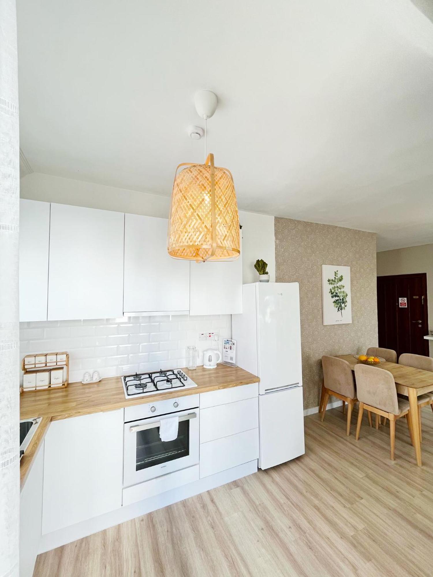 Weekend Apartments 2Br Les Amb Kyrenia  Esterno foto